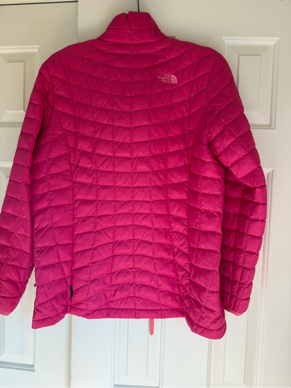 The North Face Kids Bright Pink Quilted Puffer Jacket - Picture 3 of 3